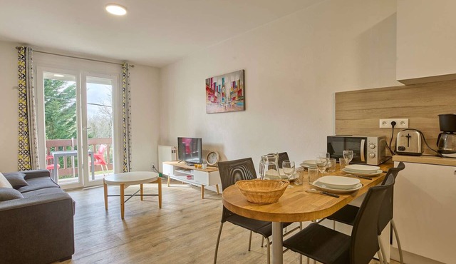 Spacious renovated T2 with balcony, wifi and pets allowed in Barbotan-les-Thermes
