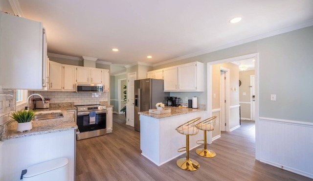 Spacious Raleigh 3BR Home with Patio Grill Pool Tennis and Pet Friendly Stay