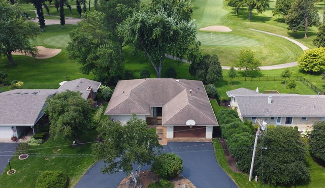 Spacious Ranch blocks away from downtown McHenry