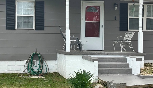 Spacious Ranch Style 3-bedroom house in adorable Sylacauga