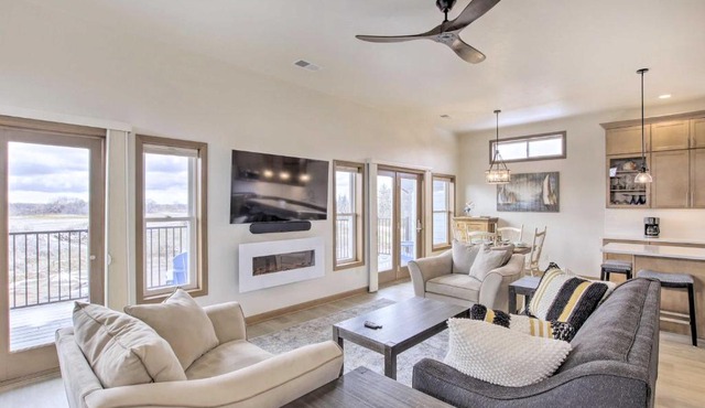 Spacious Recently Built Home Less Than 1 Mi to Lake!