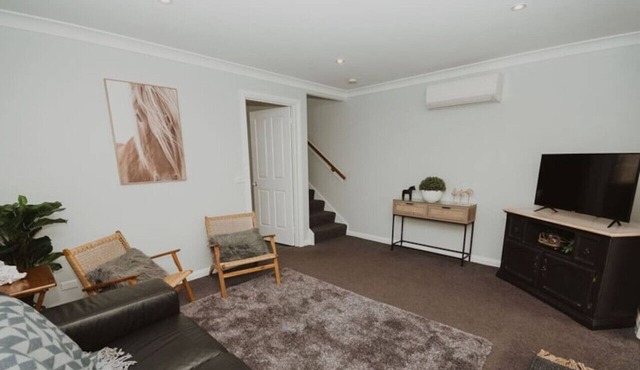 Spacious refurbished apartment close to beach