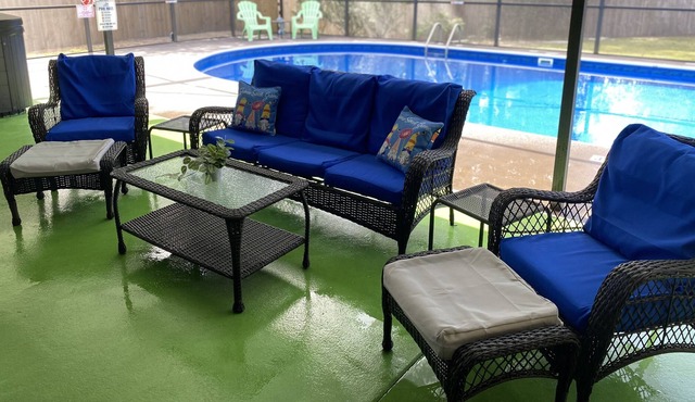 Spacious & Relaxing Pool Home- Near Beaches and NAS