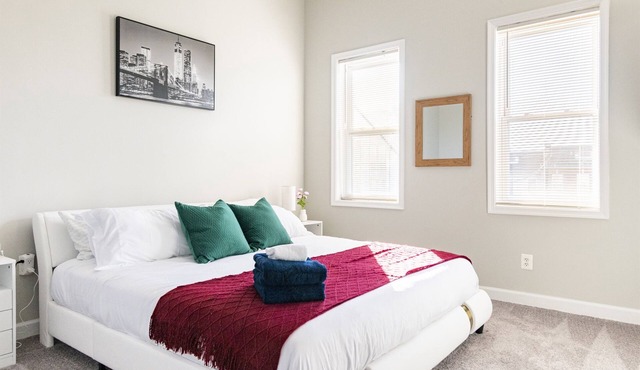 Spacious, Relaxing & Gorgeous 4 Bed 4 Bath Entire House in DC!