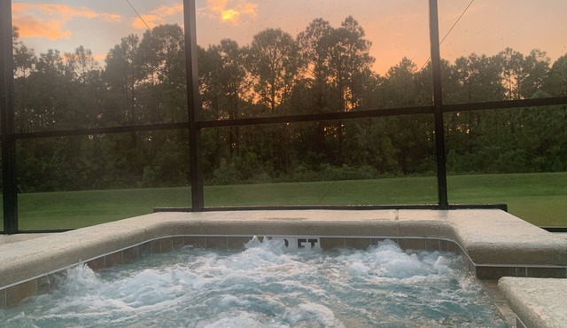 Spacious relaxing villa very close to Disney and Universal