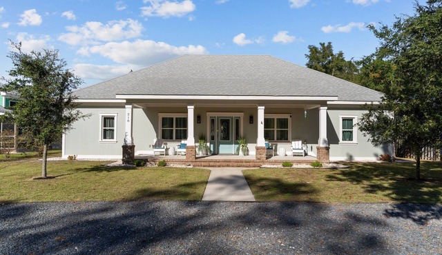 Spacious & Relaxing with private pool!