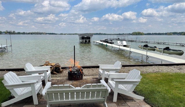 Spacious, remodeled, family friendly lakefront home.