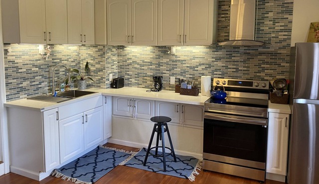 Spacious Remodeled Unit With Patio And Bay View