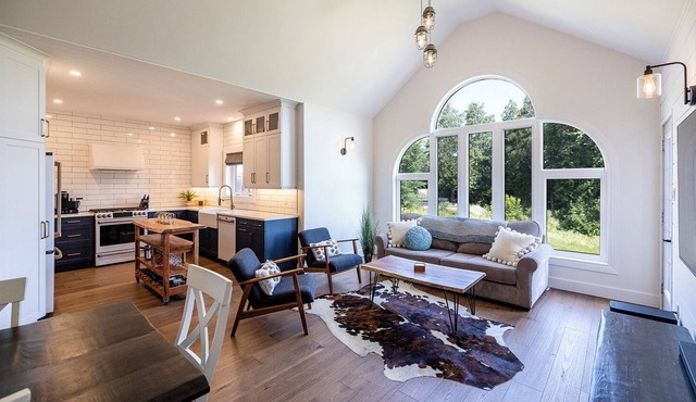 Spacious renovated peaceful home. High-end finishes in great area!