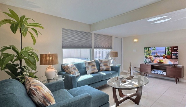 Spacious Renovated 1 Bedroom Siesta Key Beachside Vacation Rental Getaway
