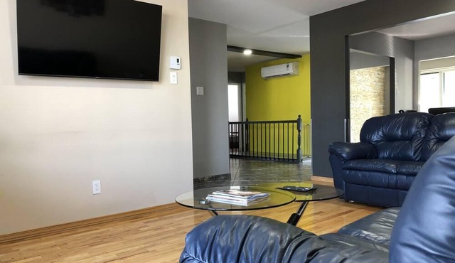 Spacious, renovated 6 1/2