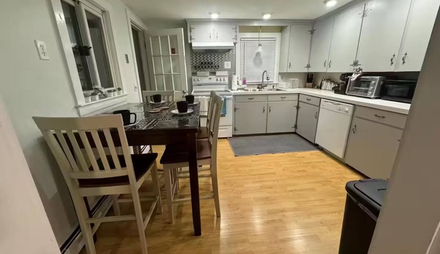 Spacious Renovated Home in Historic Sandwich – Pets Ok