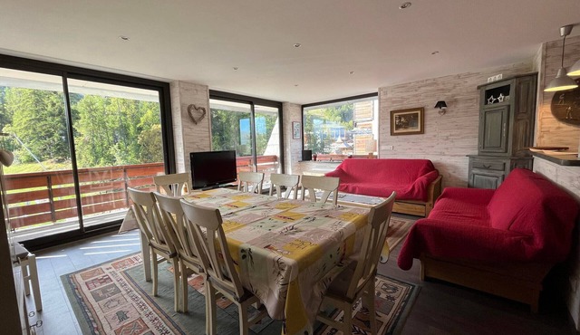 Spacious renovated T4 for 8 at Pra Loup 1600