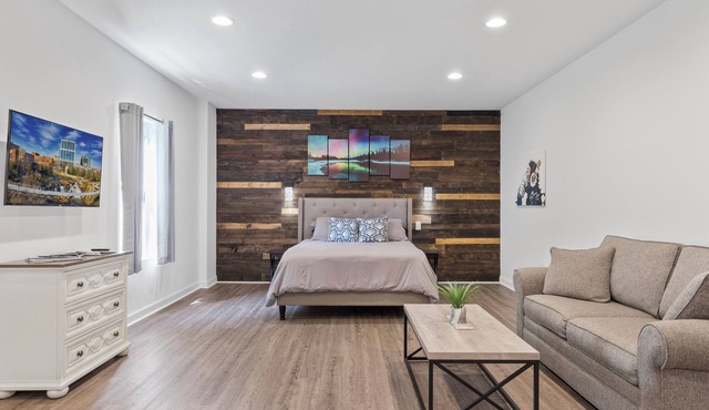 Spacious Renovated Studio W/Private Self Check in!