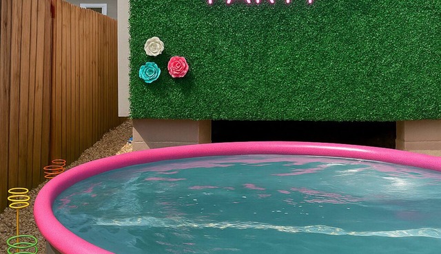 Spacious Retreat by FQ | Mini-Pool | EV Parking, | Parking | Patio | Laundry | 1GB Wifi | Parkview |