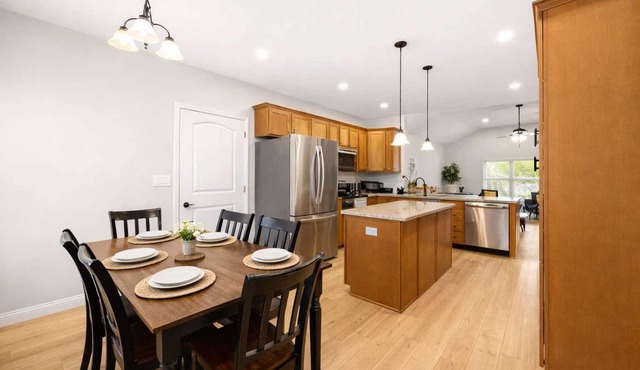 Spacious retreat close to Louisville attractions