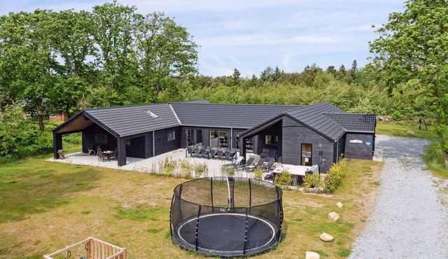 Spacious Retreat for 20 - By Traum Ferienwohnungen