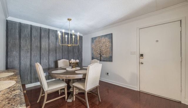 Spacious Retreat Minutes from Samford