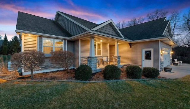 Spacious Retreat Near Lambeau and Door County