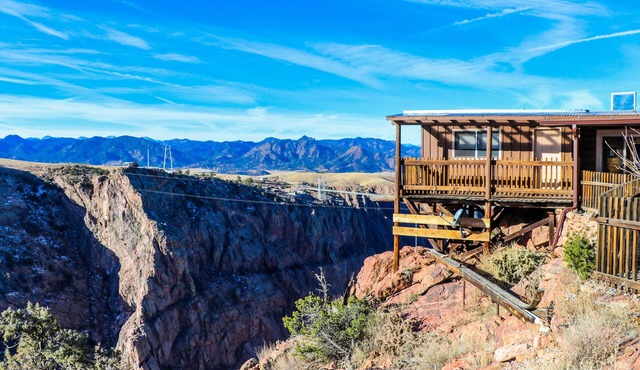 Spacious retreat on the Rim of the Royal Gorge