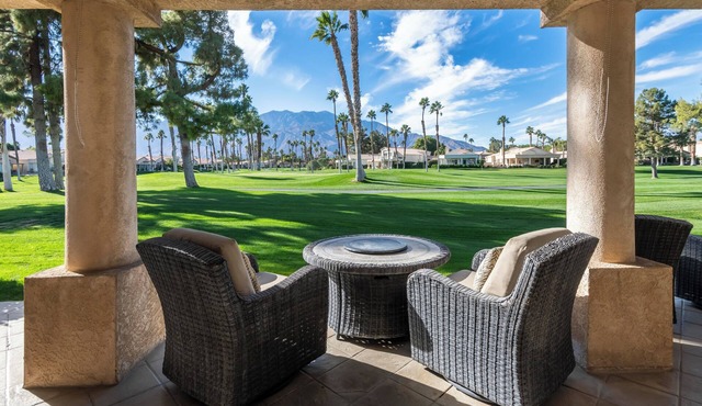 Spacious Retreat in Desert Princess, Breathtaking Mountain Views!
