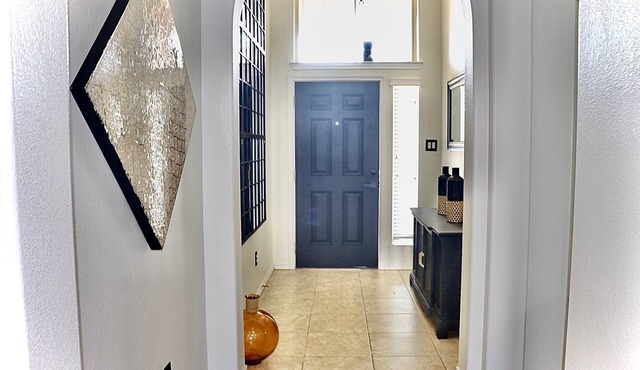 ✨ Spacious Retreat with Outdoor Movie Nights & Fire Pits! ✨