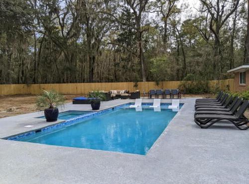 Spacious Retreat with Pool - 15 min to Downtown