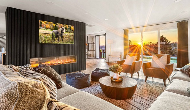 Spacious Retreat with Heated Pool-Hot Tub-Games-Bar-Near Keeneland&Bourbon Trail