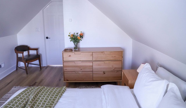 Spacious Retro Apartment in Logan Square