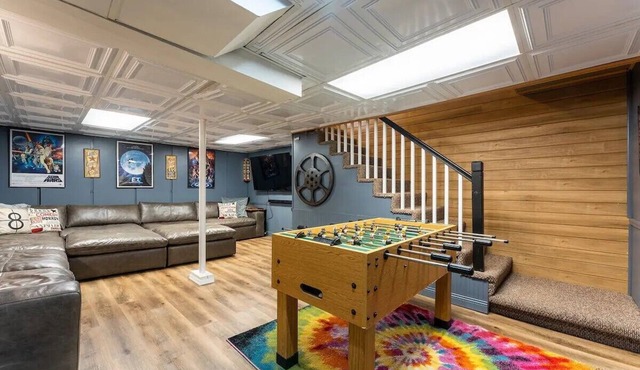 Spacious River View Retreat with 3 Living Areas + Game Room + Sleeps 12