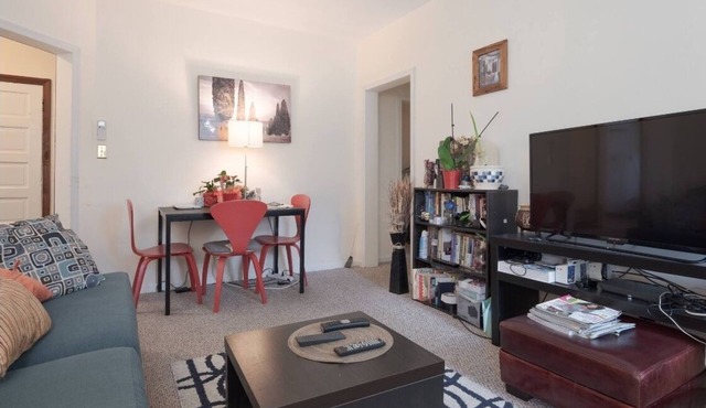 Spacious Roland Park Apt near Hopkins