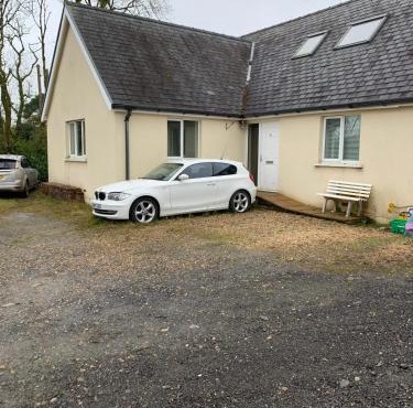 Spacious romantic party cottage with log burner and Ultrafast Fibre near pub Pet friendly