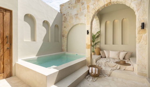 Spacious Romantic Villa Sawa in Pererenan