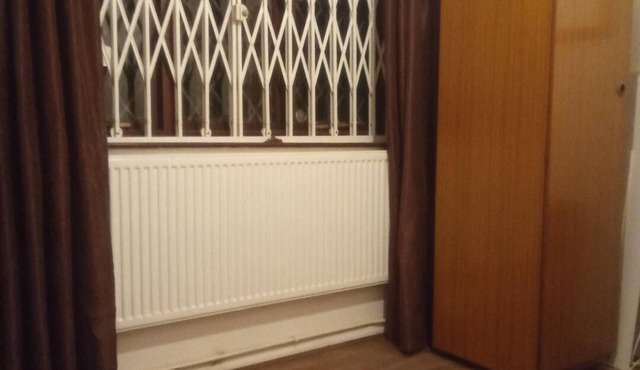 Spacious room in a shared house