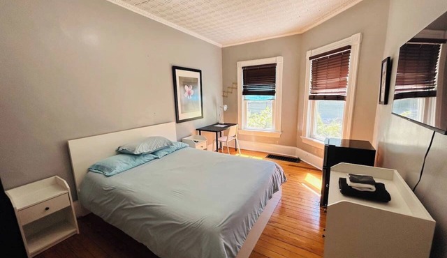 Spacious room in Federal Hill near Downtown