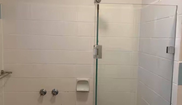 Spacious Room in Ivanhoe, Melbourne