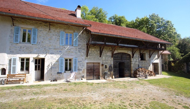 Spacious room in the countryside, surrounded by nature
