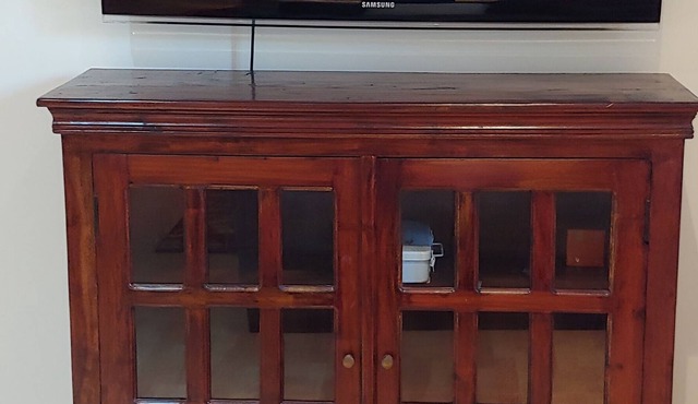 Spacious Room - Near Hospital, Restaurants, Gas