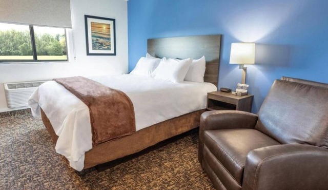 Spacious Room Perfect for Comfort Stays w/Modern Kitchen + Relaxing Ambiance