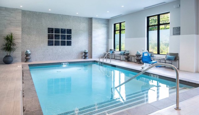 Spacious Room | Modern Retreat Near Famous Prudential Tower