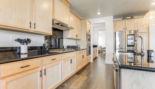 Spacious Roseville Home w/Patio - Near Golf!