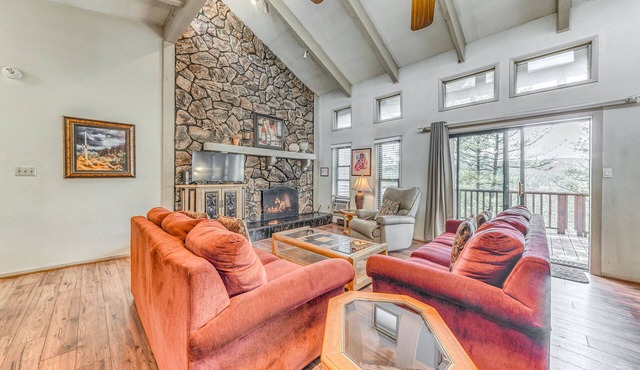 Spacious Ruidoso Retreat: Game Room & Pool Access!
