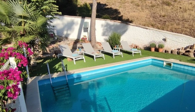 Spacious Rural House for 20 People in Alhama de Aragon