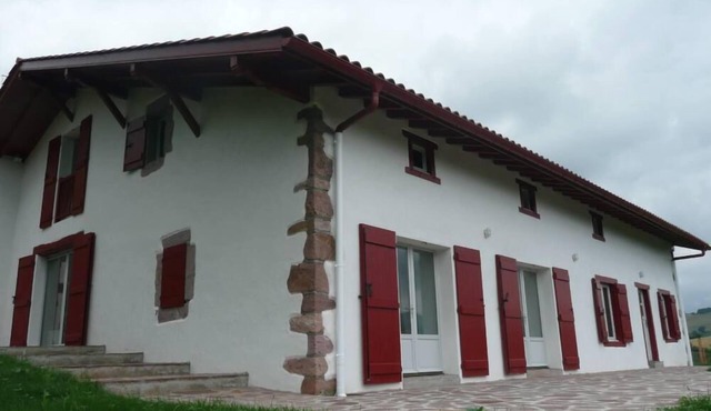 Spacious rural house in ITXASSOU not far from Pas de Roland