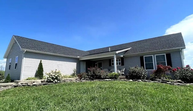 Spacious rural retreat near Ark/Museum