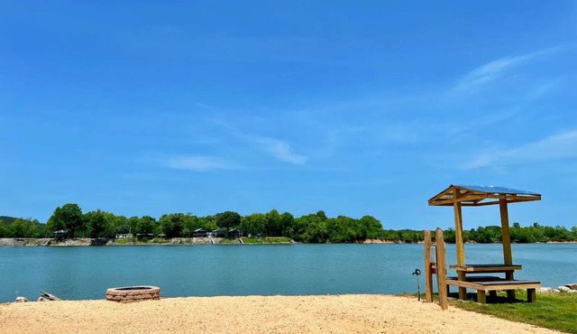 Spacious RV lots on the KY Lake, just minutes from historic Clifton, TN.