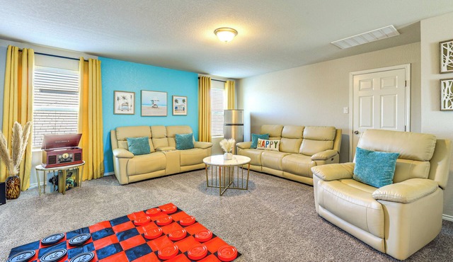 Spacious San Antonio Family Retreat Near SeaWorld!