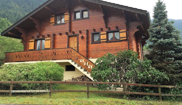 Spacious Savoyard Chalet for Winter Ski/Summer Sun, Great for Families & Friends