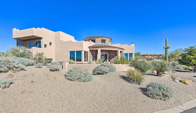 Spacious Scottsdale Home w/Poolside Lounge & Spa!