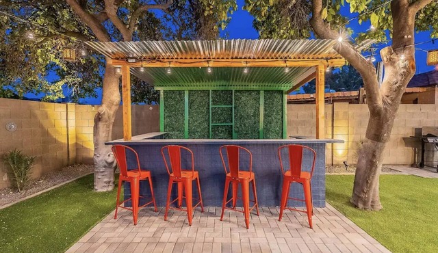 Spacious Scottsdale Home w/ Mini Golf Course